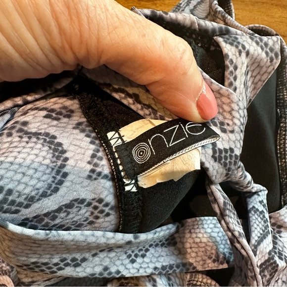 Onzie Womens Set Warrior Sports Bra Yoga Leggings Exercise Workout Snake Print - Picture 12 of 14